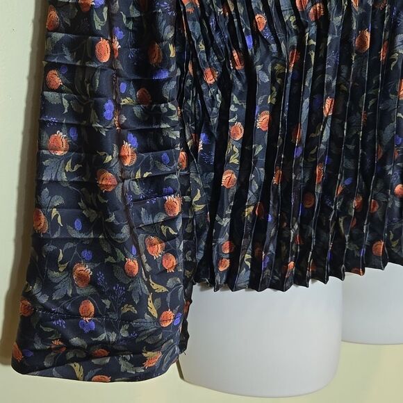 Vince Pomegranate Satin Pleated Blouse Top Silky Keyhole Accordion Regency XL - Picture 5 of 15